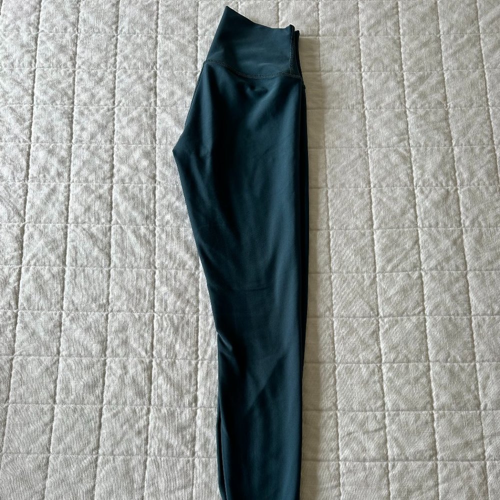 Alo Yoga Small 7/8 Airlift legging